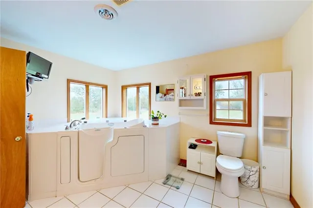 $269,900 | 22535 South 1408th Road, Moundville, MO 64771