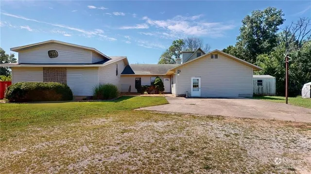 $269,900 | 22535 South 1408th Road, Moundville, MO 64771