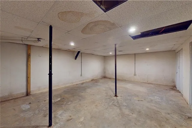 $269,900 | 22535 South 1408th Road, Moundville, MO 64771