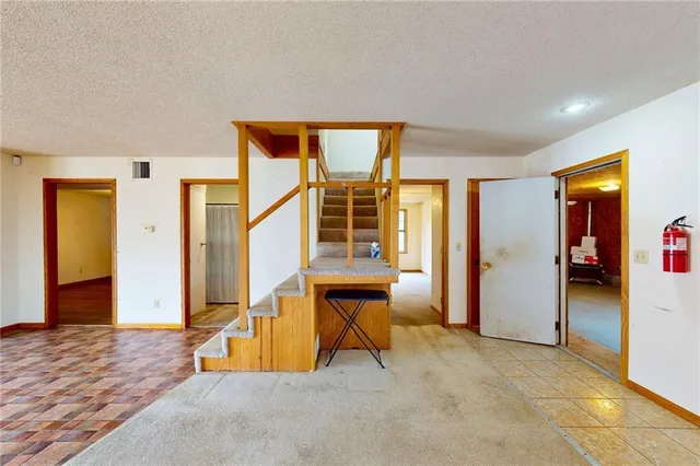 $269,900 | 22535 South 1408th Road, Moundville, MO 64771