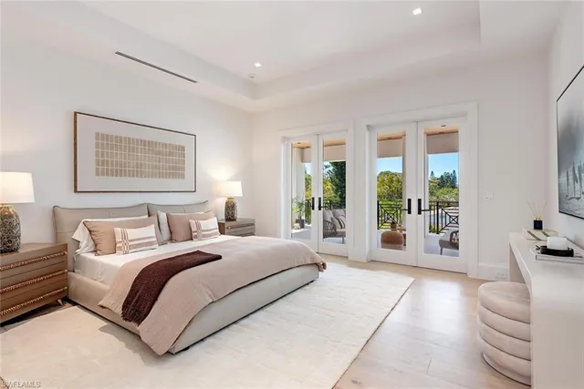 $13,950,000 | 117 West Street, Naples, FL 34108