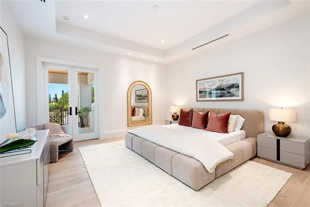 $13,950,000 | 117 West Street, Naples, FL 34108