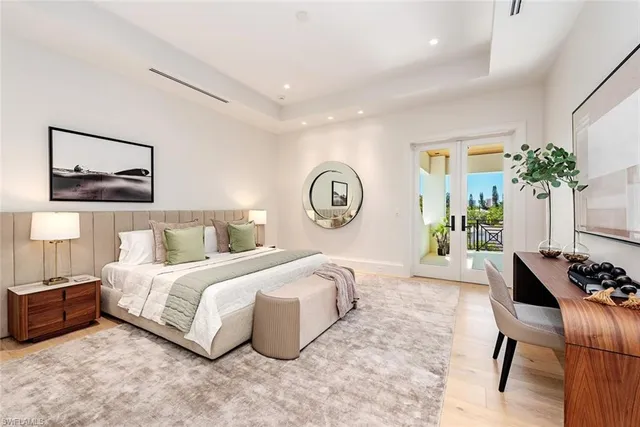 $13,950,000 | 117 West Street, Naples, FL 34108