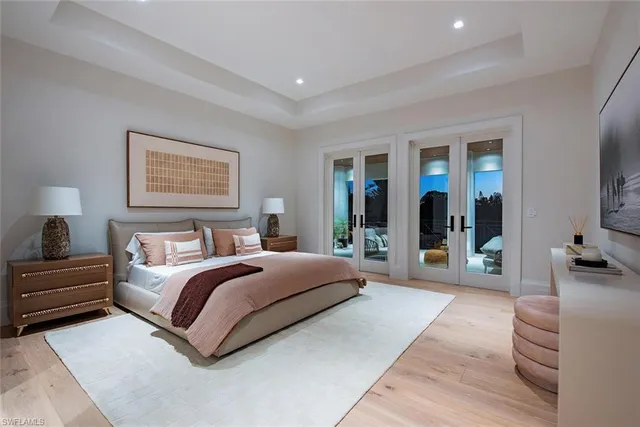 $13,950,000 | 117 West Street, Naples, FL 34108