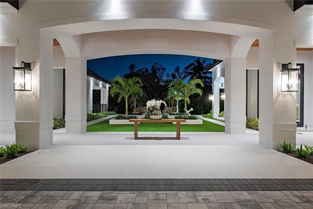 $13,950,000 | 117 West Street, Naples, FL 34108