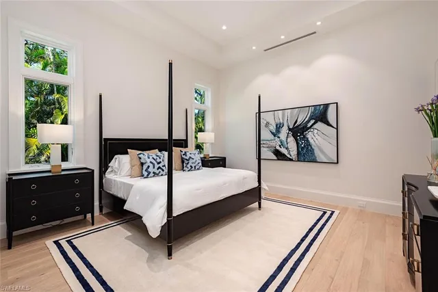 $13,950,000 | 117 West Street, Naples, FL 34108