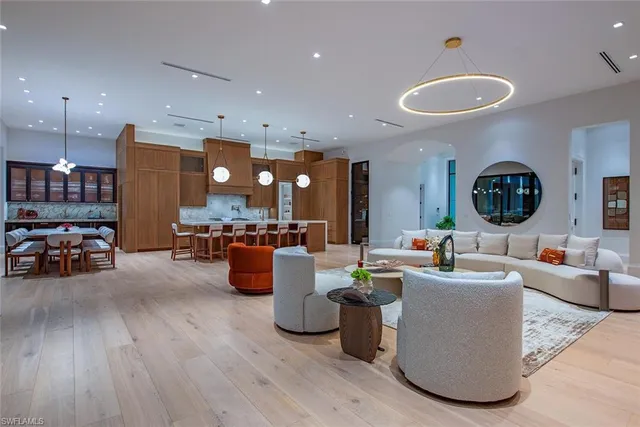 $13,950,000 | 117 West Street, Naples, FL 34108