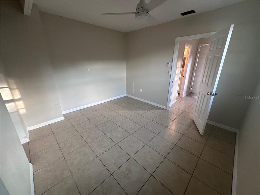 5772 94th Avenue Pinellas Park, FL 33782 - Photo 29 of 29 en empty room with windows