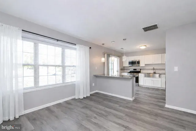 $2,500 | 304 Coventry Way, Mount Laurel, NJ 08054