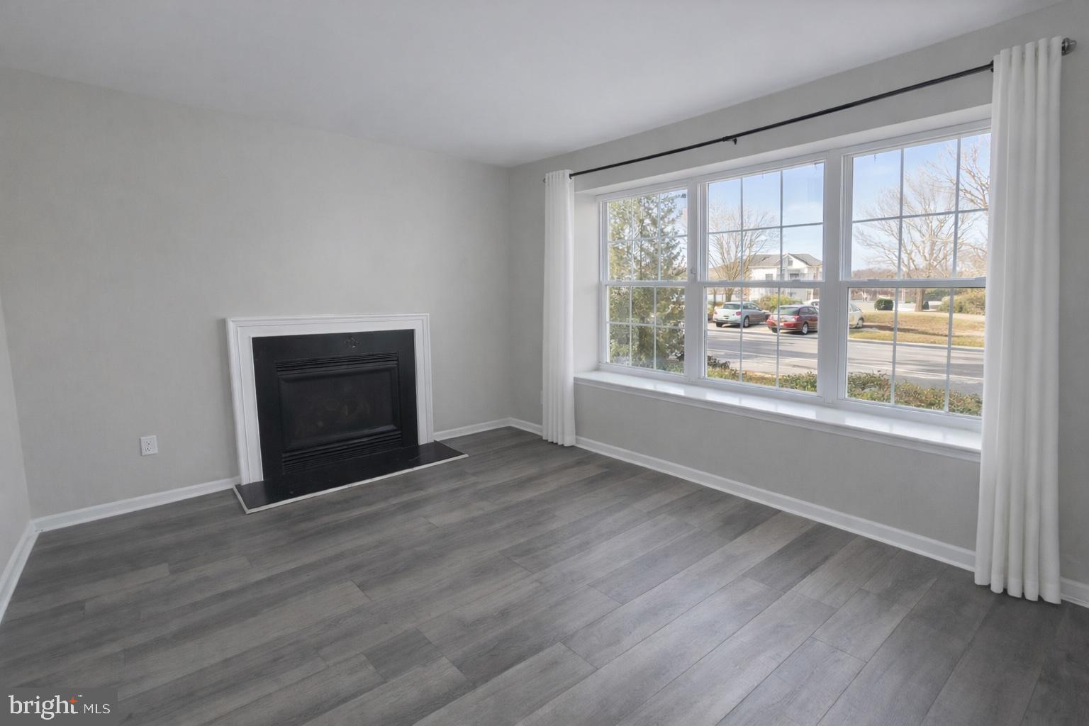 304 Coventry Way Mount Laurel, NJ 08054 - Photo 6 of 16 Living Room