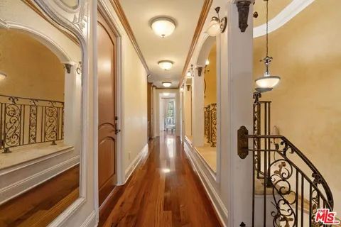 $5,195,000 | 919 South Gretna Green Way, Los Angeles, CA 90049
