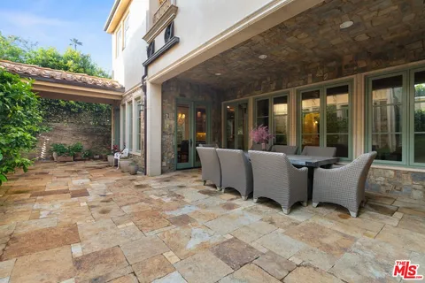 $5,195,000 | 919 South Gretna Green Way, Los Angeles, CA 90049