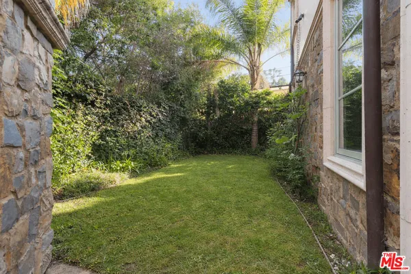 $5,195,000 | 919 South Gretna Green Way, Los Angeles, CA 90049