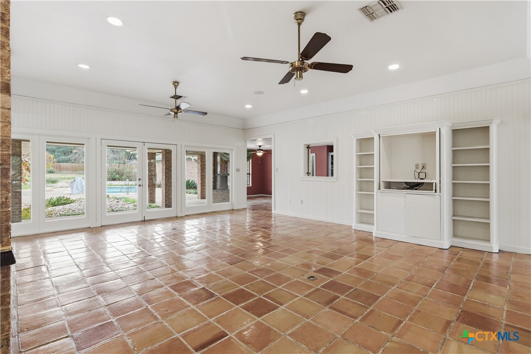 202 Wedgewood Seguin, TX 78155 - Photo 12 of 42