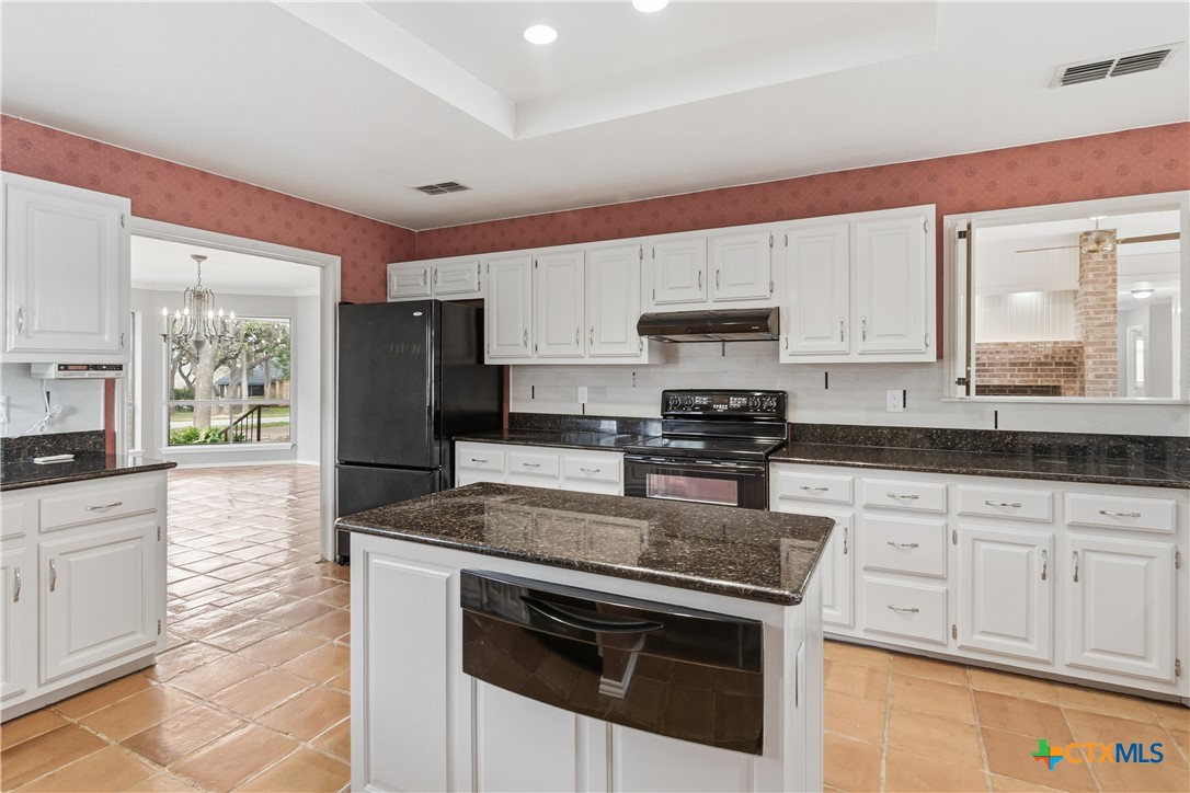 202 Wedgewood Seguin, TX 78155 - Photo 14 of 42