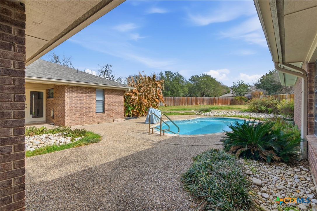 202 Wedgewood Seguin, TX 78155 - Photo 4 of 42