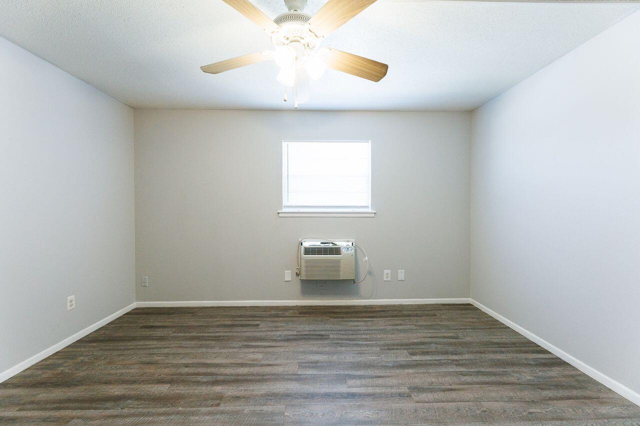 3201 35th Street, Unit 5 Lubbock, TX 79413 - Photo 8 of 20 apt 5-4
