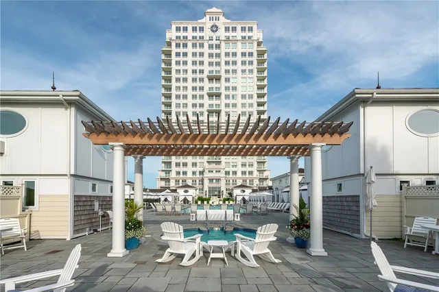 $1,150,000 | 1 Tower Drive, Unit 1806, Portsmouth, RI 02871