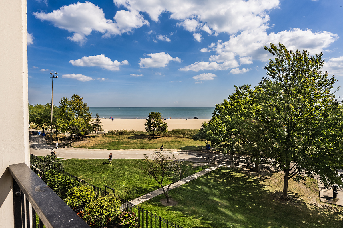5733 North Sheridan Road, Unit 4B Chicago, IL 60660 - Photo 2 of 22 Gallery Image 2