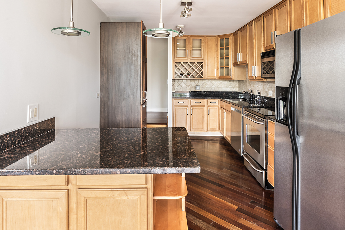 5733 North Sheridan Road, Unit 4B Chicago, IL 60660 - Photo 8 of 22 Gallery Image 8