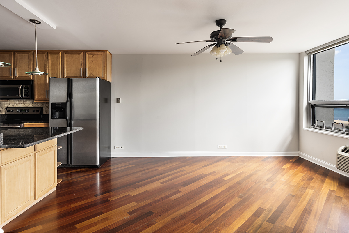 5733 North Sheridan Road, Unit 4B Chicago, IL 60660 - Photo 10 of 22 Gallery Image 10