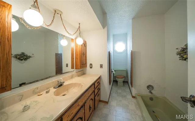 $185,000 | 1561 Notre Dame Drive, Bonne Terre, MO 63628