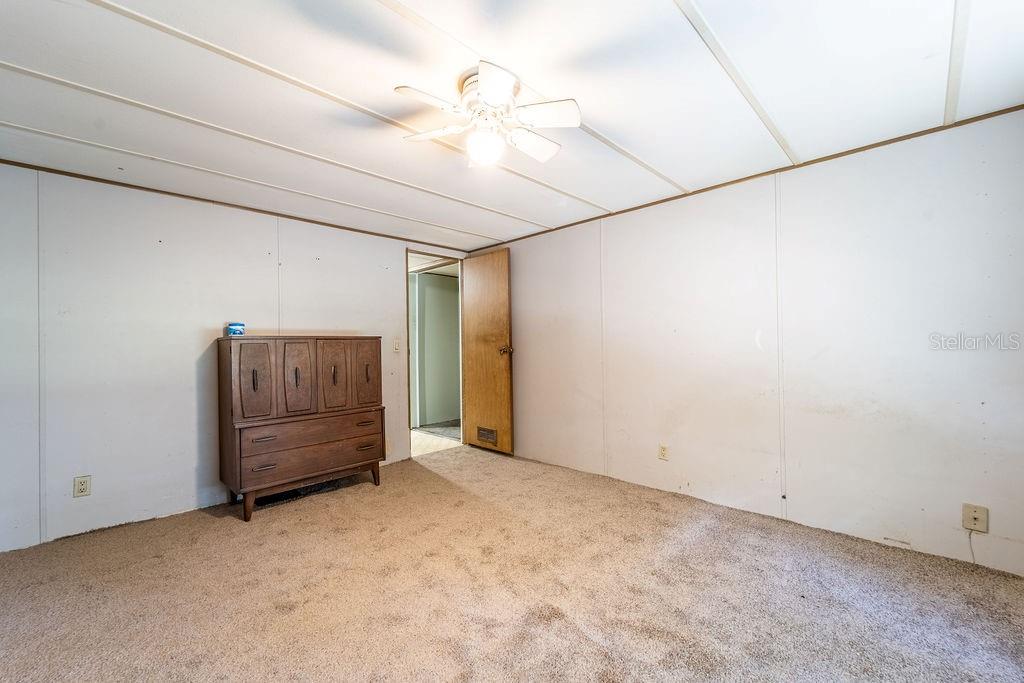 24031 Armadillo Road Astor, FL 32102 - Photo 31 of 43 a view of an empty room