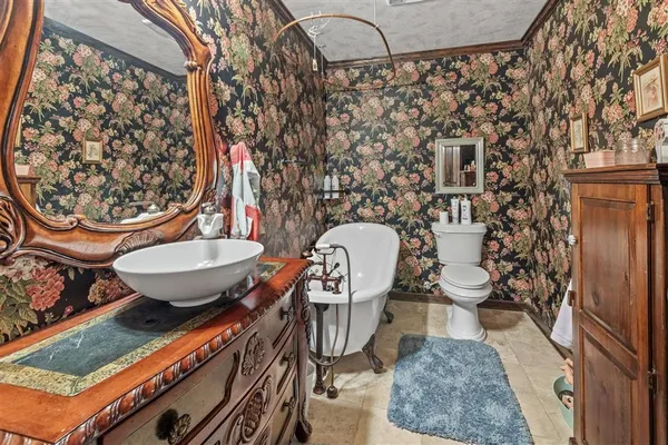 $595,000 | 2010 Diane Drive, Sulphur, LA 70663
