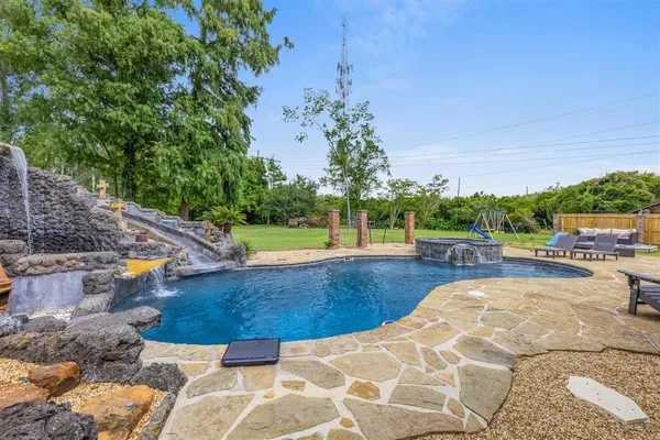 $595,000 | 2010 Diane Drive, Sulphur, LA 70663