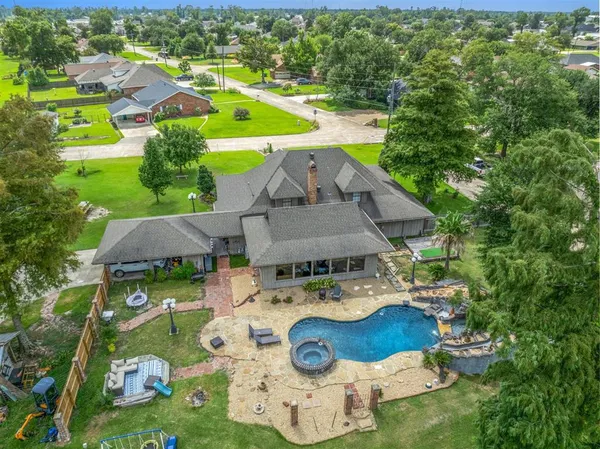 $595,000 | 2010 Diane Drive, Sulphur, LA 70663