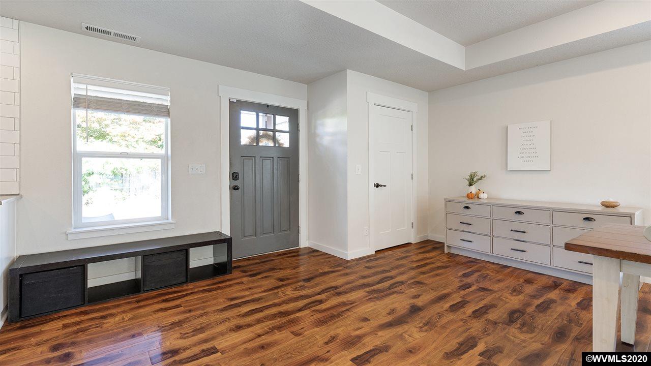 790 Southeast Fir Villa Road Dallas, OR 97338 - Photo 5 of 38 a bedroom with a bed and a window