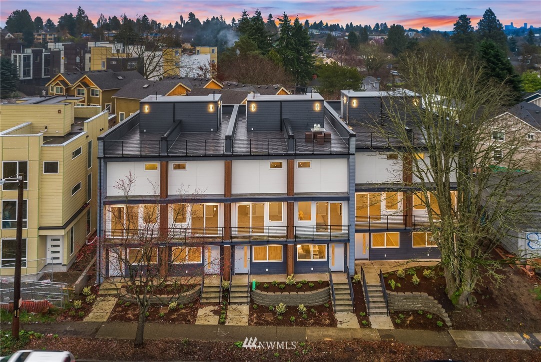 10158 F Holman Road Northwest Seattle, WA 98133 - Photo 3 of 21