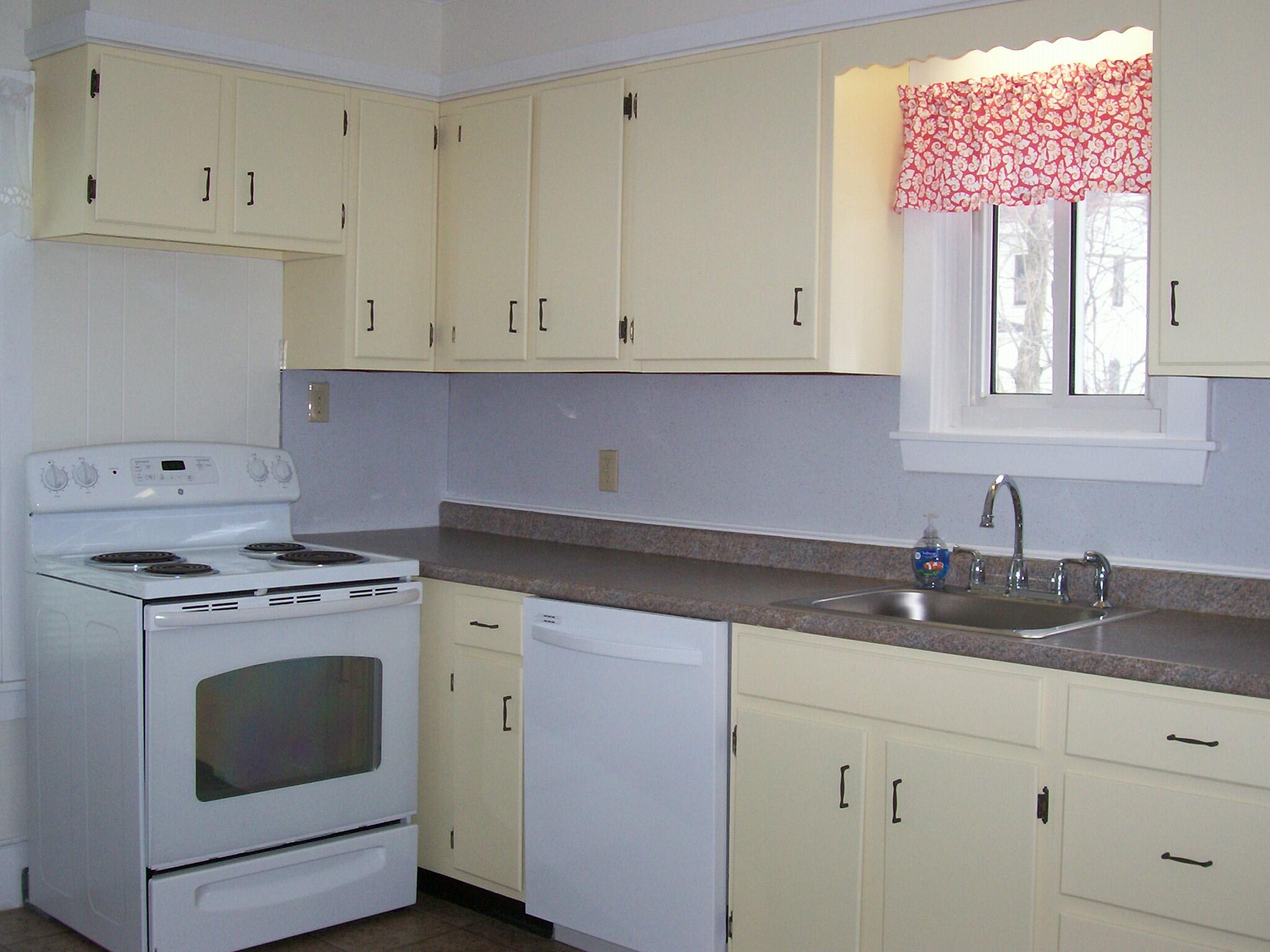 11-13 Maple Street Brunswick, ME 04011 - Photo 31 of 59 E Kitchen