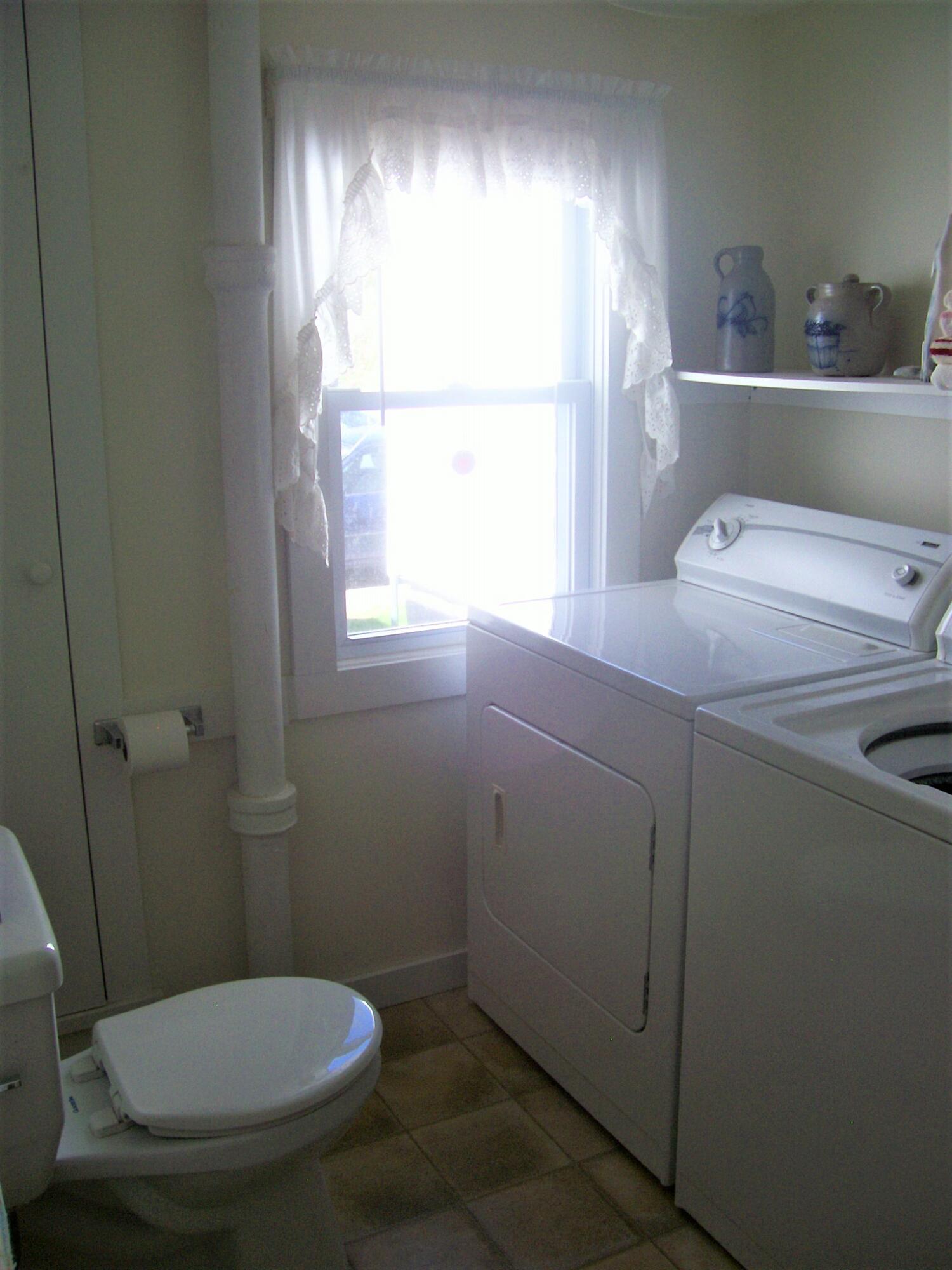 11-13 Maple Street Brunswick, ME 04011 - Photo 45 of 59 Y Bath W-D