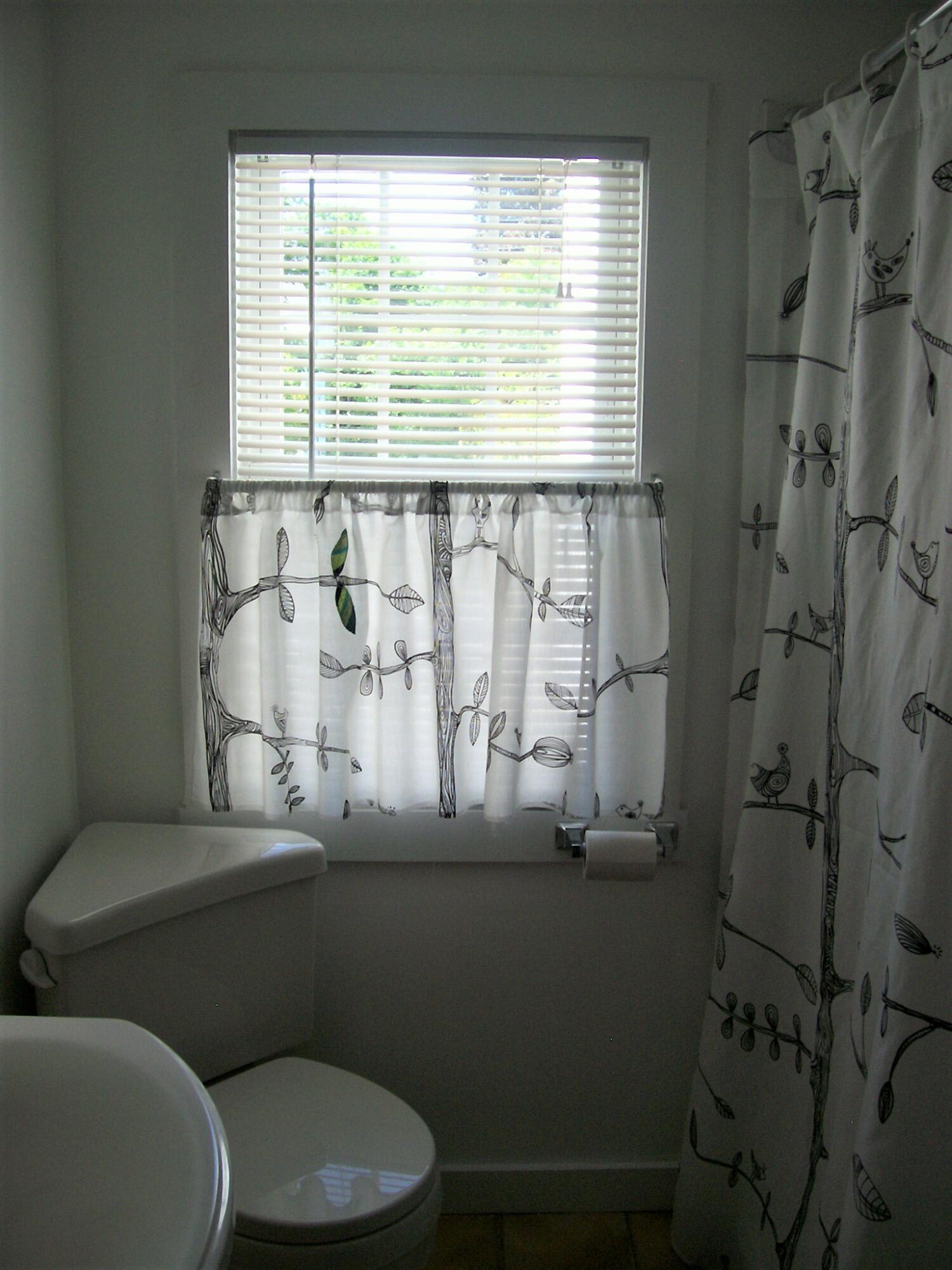 11-13 Maple Street Brunswick, ME 04011 - Photo 48 of 59 Bath Pic 2