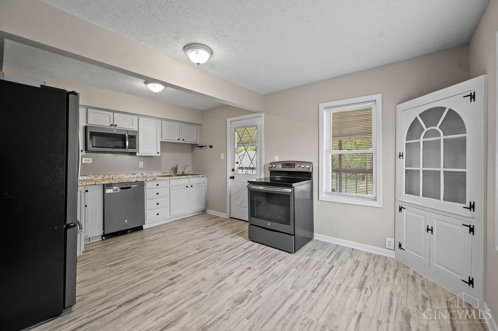 5340 Augspurger Road Hamilton, OH 45011 - Photo 7 of 48