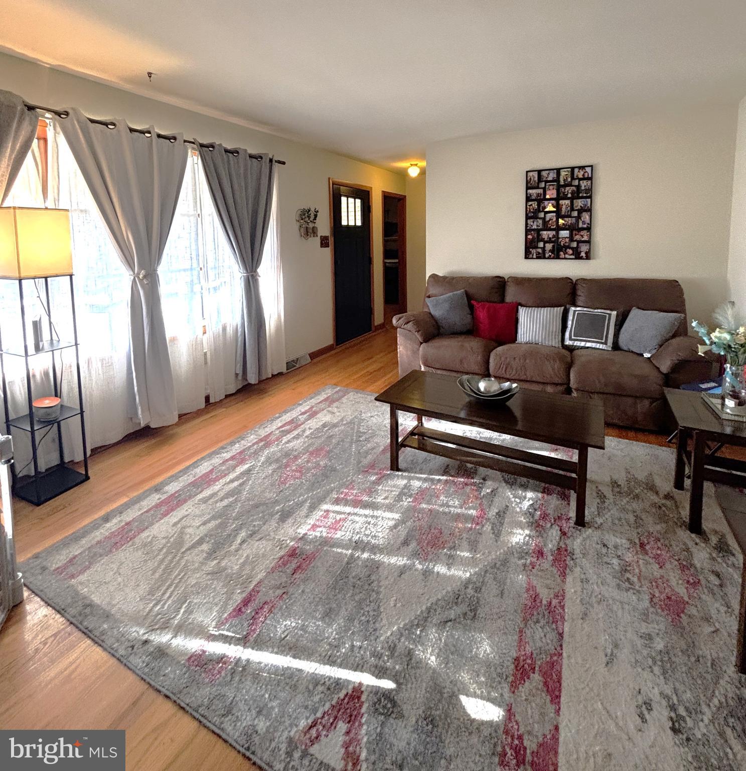 14042 Crest Avenue Waynesboro, PA 17268 - Photo 3 of 26 Gallery Image 3