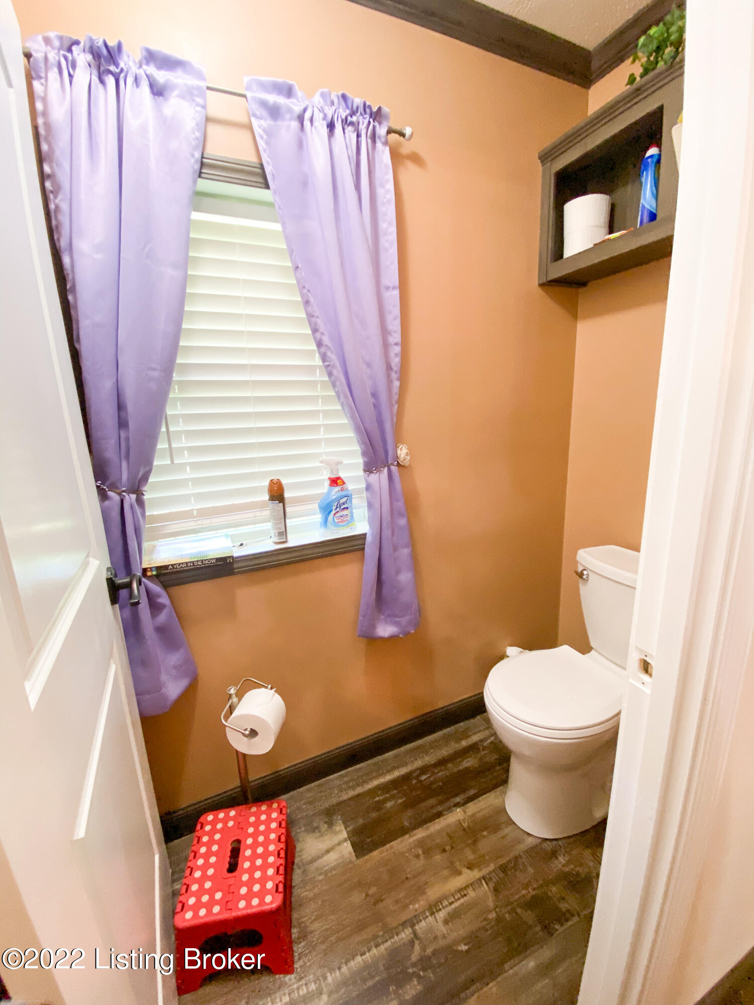 935 Frontage Road Leitchfield, KY 42754 - Photo 32 of 96 Toilet room in primary bath