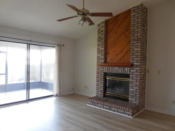$1,950 | 360 Evergreen Avenue, Niceville, FL 32578