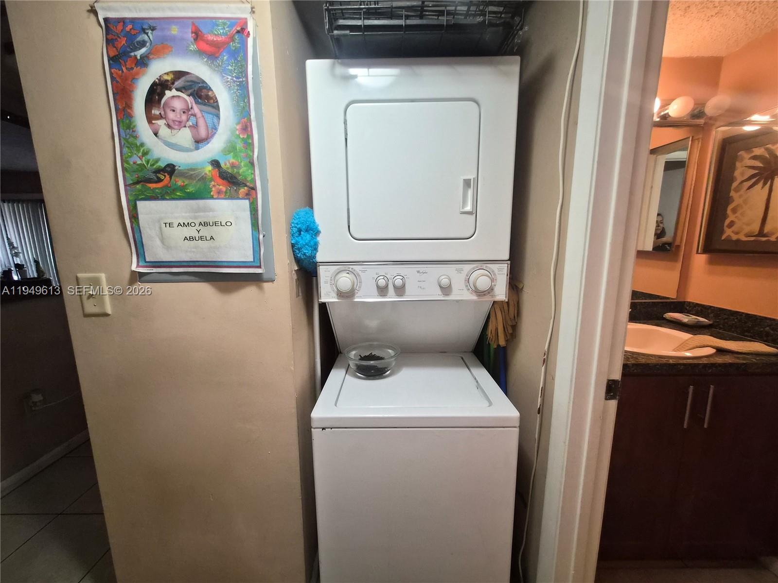 800 Independence Drive, Unit 800F Homestead, FL 33034 - Photo 17 of 26 a utility room with dryer and washer