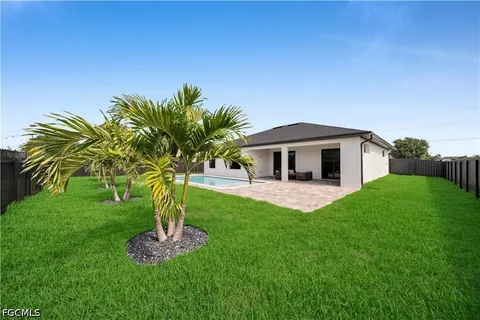$525,000 | 106 Northeast 11th Terrace, Cape Coral, FL 33909
