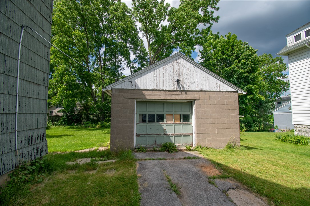 182 Fall Street Seneca Falls, NY 13148 - Photo 3 of 20