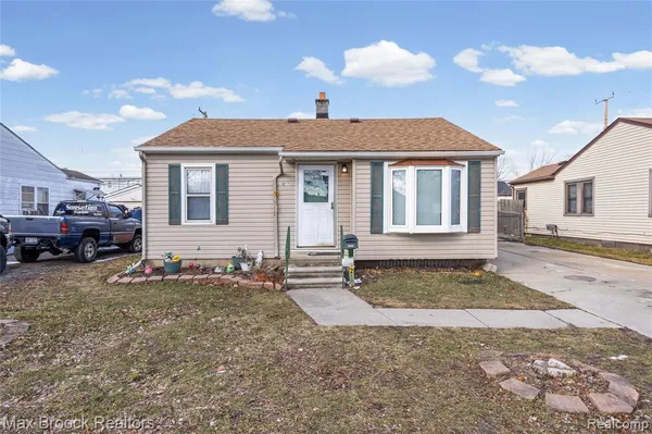 $1,500 | 19217 Birmingham Street, Roseville, MI 48066
