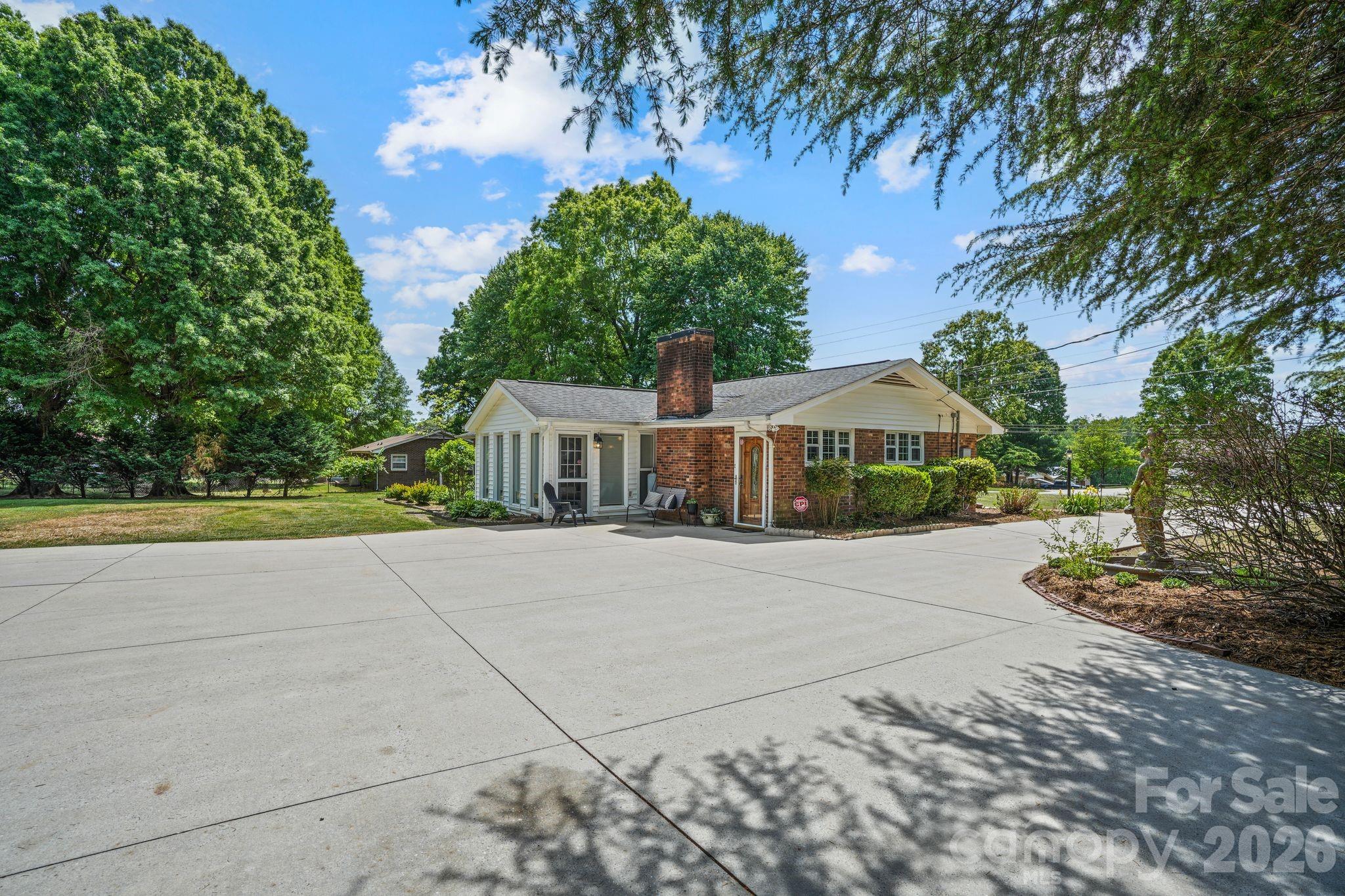 3328 Sulphur Springs Road Northeast Hickory, NC 28601 - Photo 3 of 44
