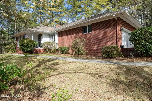 $2,500 | 315 Elk Road, Southern Pines, NC 28387