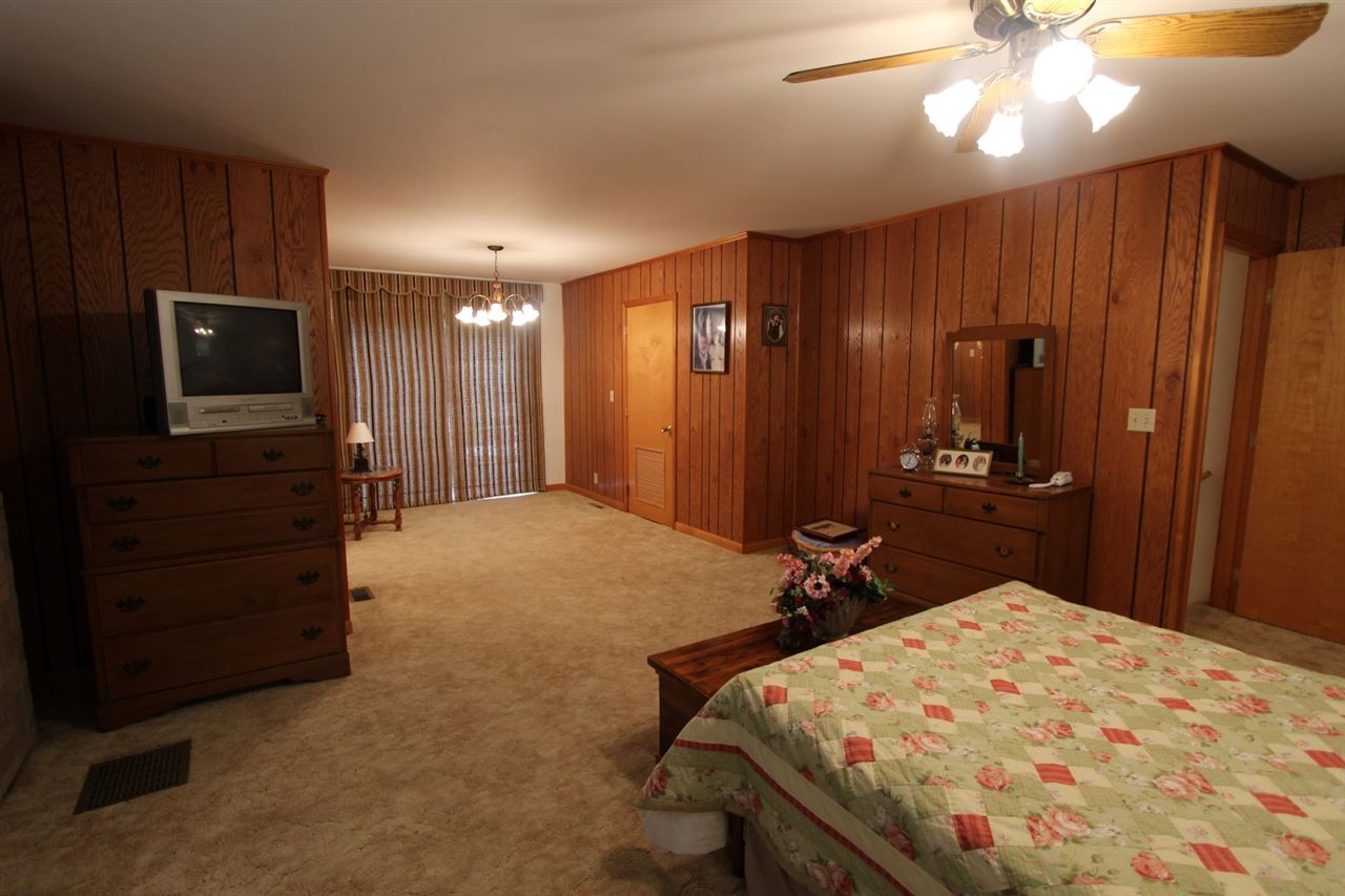 201 Roesner Road Evansville, IN 47712 - Photo 14 of 31 Gallery Image 14