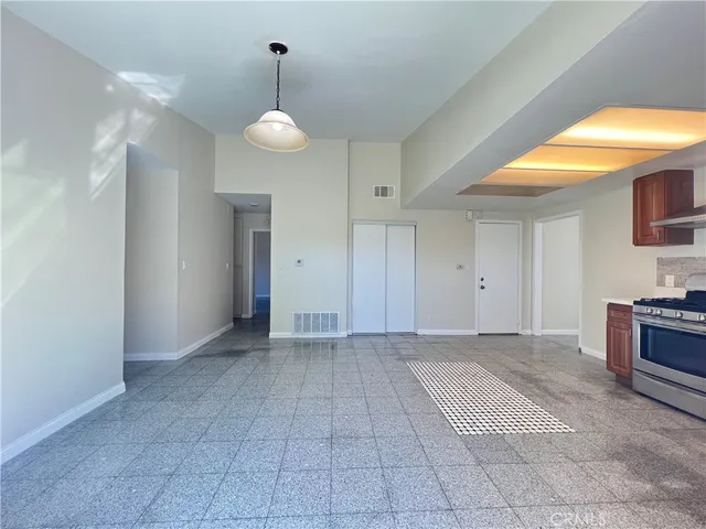 $2,600 | 37547 Lilacview Avenue, Palmdale, CA 93550