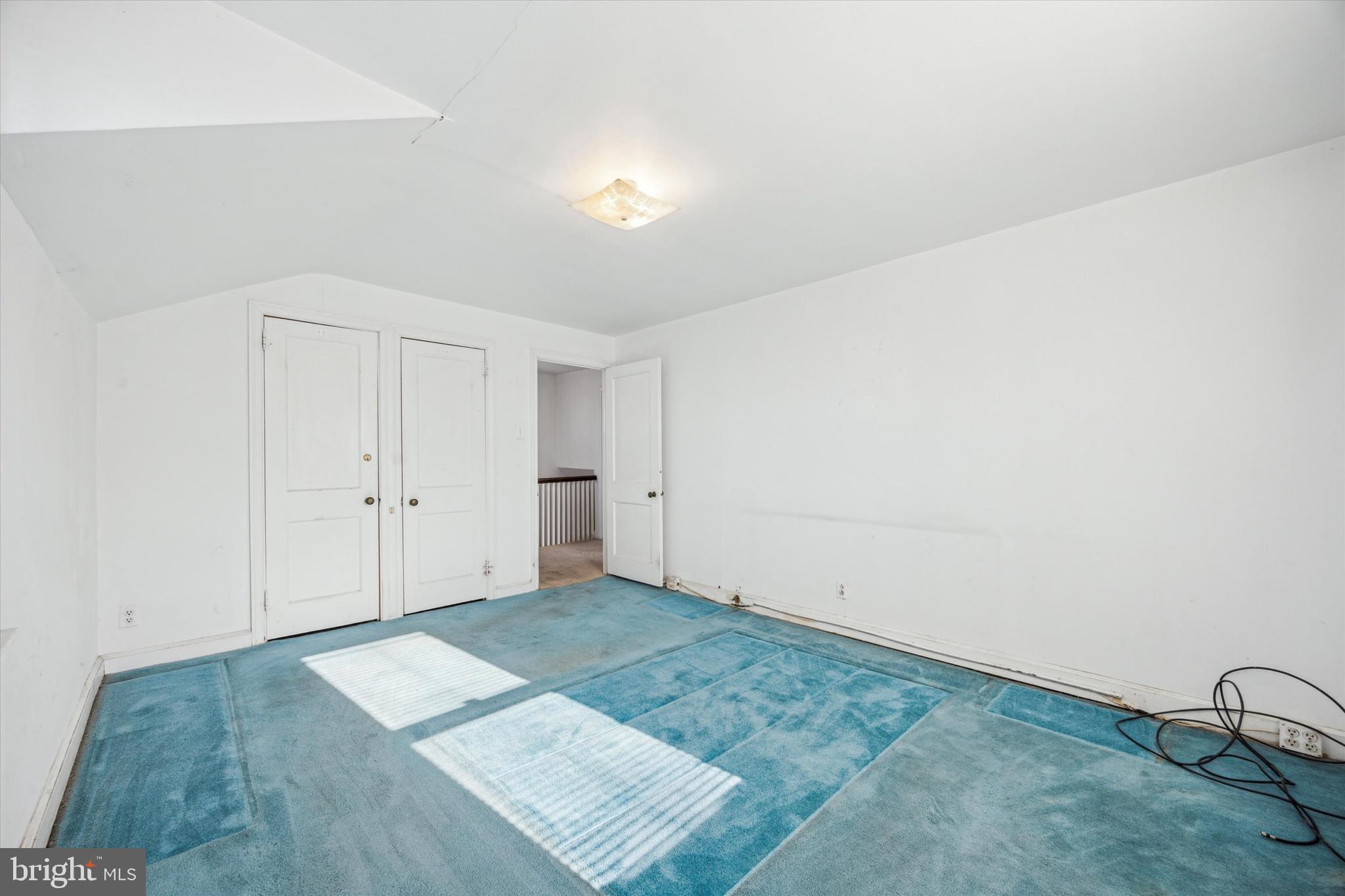 2044 Jenkintown Road Glenside, PA 19038 - Photo 24 of 33 an empty room with a workbench