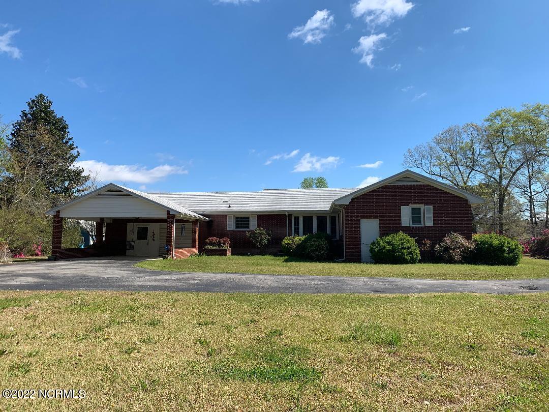 391 Richlands Loop Road Richlands, NC 28574 - Photo 2 of 9 LoopRdRear