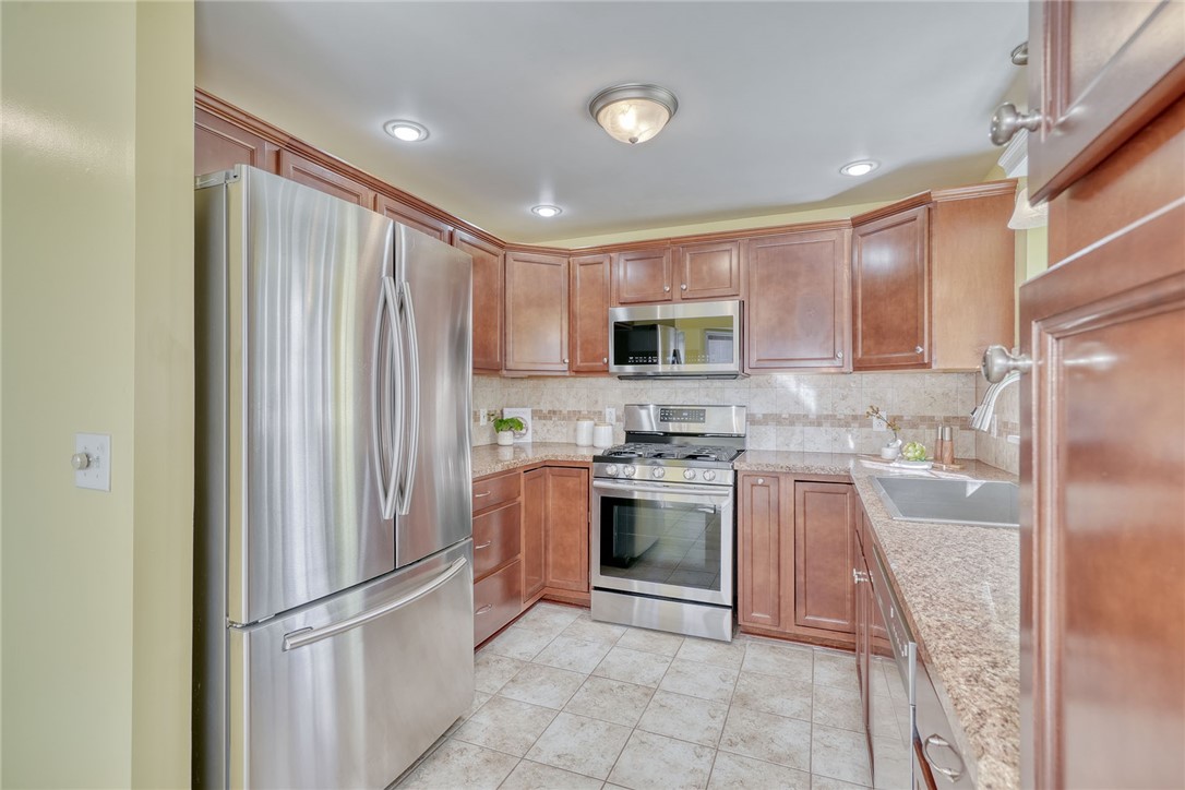 746 Levelle Court Webster, NY 14580 - Photo 5 of 44